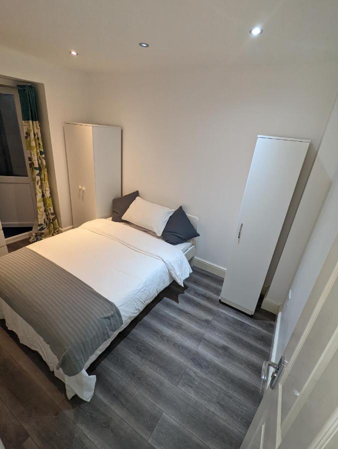 Mile End- Prime Location Hotel London Luaran gambar